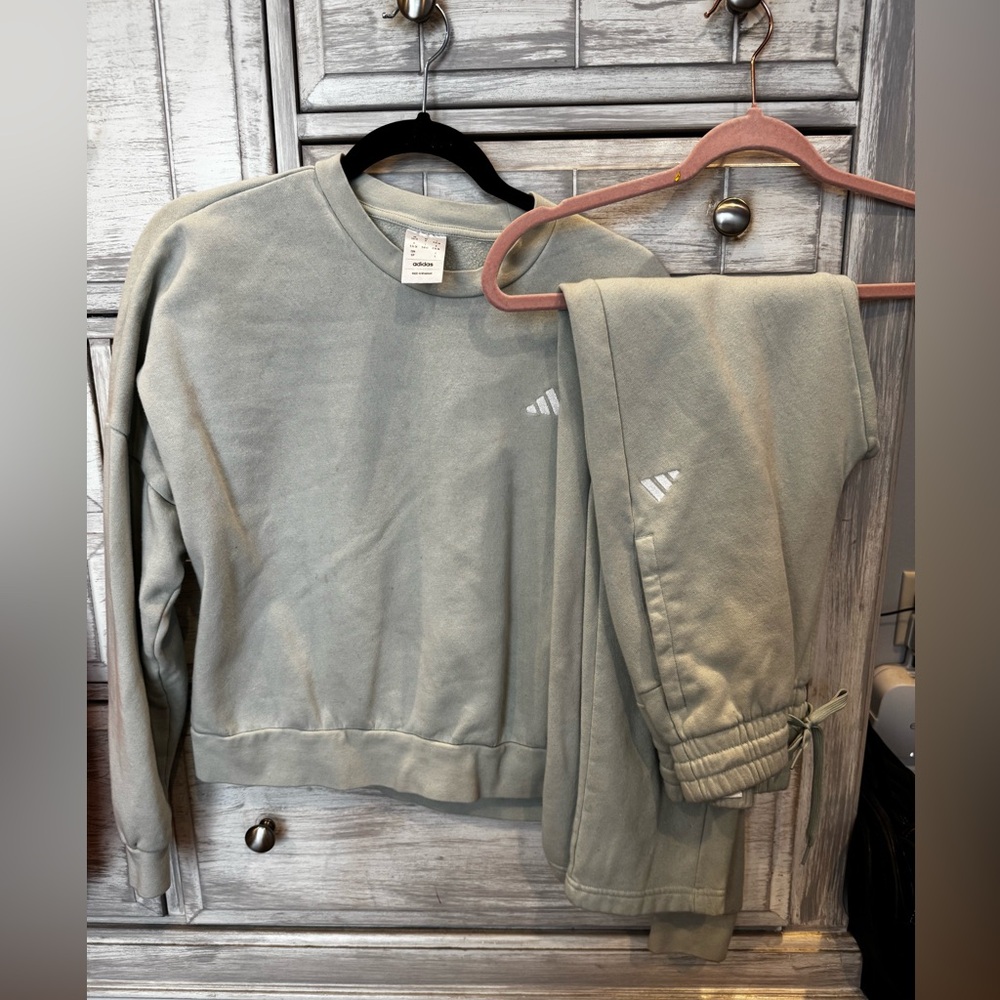adidas Green Track Pants & Sweatshirt Set